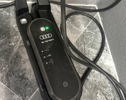Сірий Ауді E-Tron, об'ємом двигуна 0 л та пробігом 106 тис. км за 39900 $, фото 61 на Automoto.ua