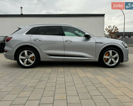 Серый Ауди E-Tron, объемом двигателя 0 л и пробегом 94 тыс. км за 35500 $, фото 7 на Automoto.ua