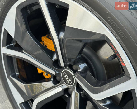 Серый Ауди E-Tron, объемом двигателя 0 л и пробегом 119 тыс. км за 41500 $, фото 22 на Automoto.ua