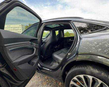 Серый Ауди E-Tron, объемом двигателя 0 л и пробегом 110 тыс. км за 42000 $, фото 5 на Automoto.ua