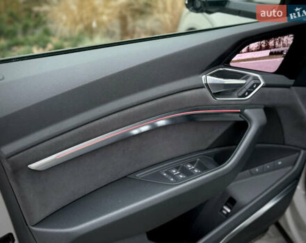 Серый Ауди E-Tron, объемом двигателя 0 л и пробегом 36 тыс. км за 45445 $, фото 80 на Automoto.ua