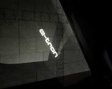 Серый Ауди E-Tron, объемом двигателя 0 л и пробегом 109 тыс. км за 29999 $, фото 23 на Automoto.ua