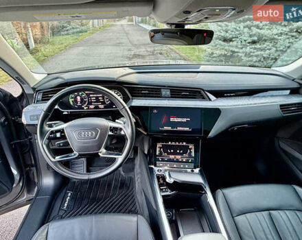 Серый Ауди E-Tron, объемом двигателя 0 л и пробегом 78 тыс. км за 33000 $, фото 20 на Automoto.ua