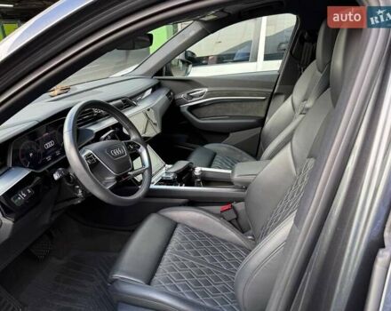 Сірий Ауді E-Tron, об'ємом двигуна 0 л та пробігом 45 тис. км за 48137 $, фото 28 на Automoto.ua