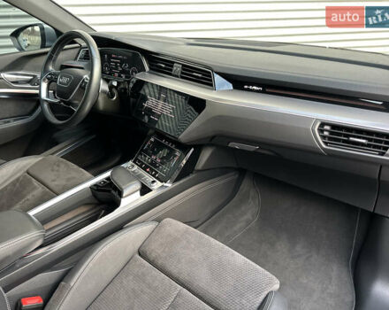 Сірий Ауді E-Tron, об'ємом двигуна 0 л та пробігом 45 тис. км за 33999 $, фото 32 на Automoto.ua