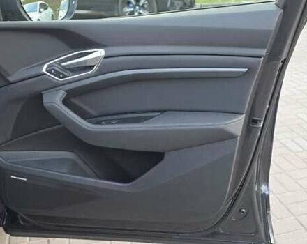 Сірий Ауді E-Tron, об'ємом двигуна 0 л та пробігом 110 тис. км за 29999 $, фото 63 на Automoto.ua