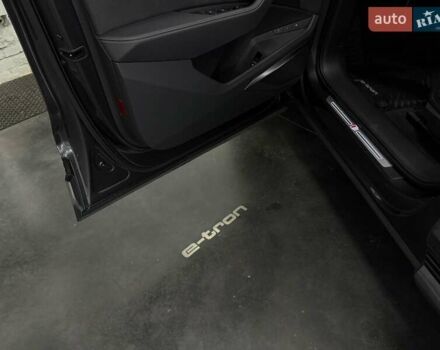 Сірий Ауді E-Tron, об'ємом двигуна 0 л та пробігом 86 тис. км за 37423 $, фото 35 на Automoto.ua