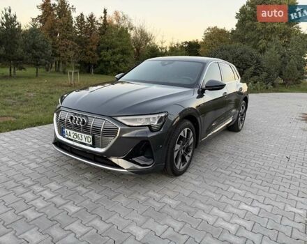 Серый Ауди E-Tron, объемом двигателя 0 л и пробегом 44 тыс. км за 33900 $, фото 41 на Automoto.ua