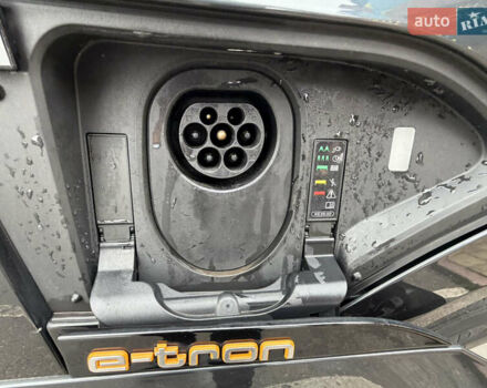 Серый Ауди E-Tron, объемом двигателя 0 л и пробегом 126 тыс. км за 29999 $, фото 48 на Automoto.ua