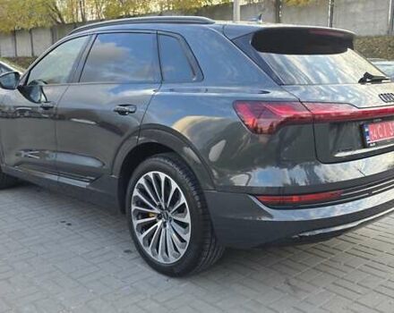 Сірий Ауді E-Tron, об'ємом двигуна 0 л та пробігом 110 тис. км за 29999 $, фото 19 на Automoto.ua