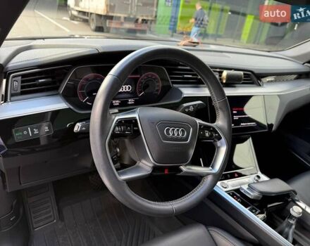 Сірий Ауді E-Tron, об'ємом двигуна 0 л та пробігом 45 тис. км за 48137 $, фото 24 на Automoto.ua