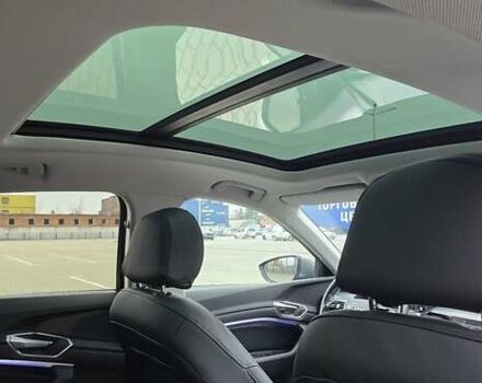 Сірий Ауді E-Tron, об'ємом двигуна 0 л та пробігом 140 тис. км за 28800 $, фото 89 на Automoto.ua