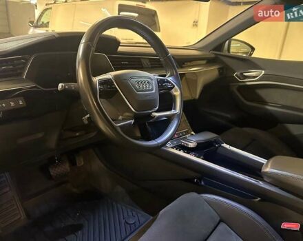 Сірий Ауді E-Tron, об'ємом двигуна 0 л та пробігом 152 тис. км за 24700 $, фото 11 на Automoto.ua
