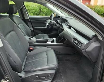 Сірий Ауді E-Tron, об'ємом двигуна 0 л та пробігом 99 тис. км за 27280 $, фото 99 на Automoto.ua