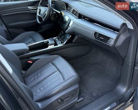 Сірий Ауді E-Tron, об'ємом двигуна 0 л та пробігом 98 тис. км за 31777 $, фото 6 на Automoto.ua