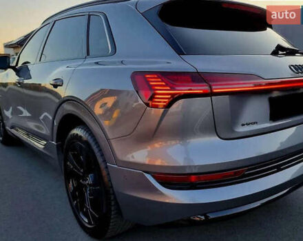 Серый Ауди E-Tron, объемом двигателя 0 л и пробегом 61 тыс. км за 30000 $, фото 4 на Automoto.ua