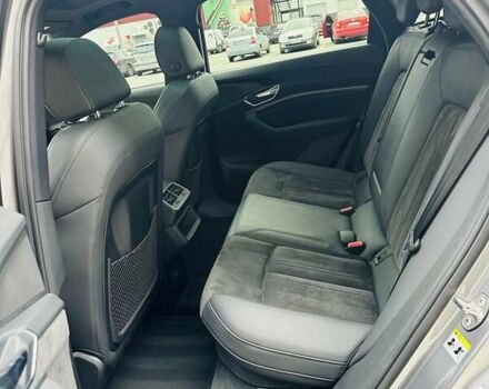 Ауди E-Tron 2021 в Тернополе на Automoto.ua Серый Ауди E-Tron, объемом двигателя 0 л и пробегом 85 тыс. км за 27999 $, фото 41 на Automoto.ua