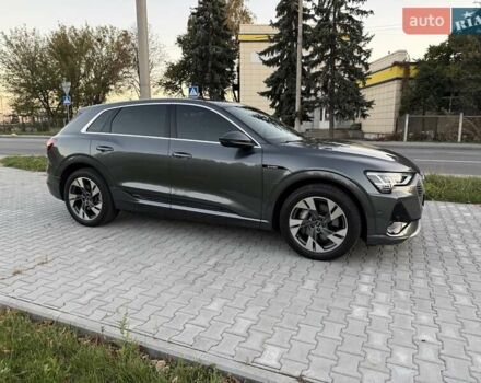Серый Ауди E-Tron, объемом двигателя 0 л и пробегом 44 тыс. км за 33900 $, фото 29 на Automoto.ua