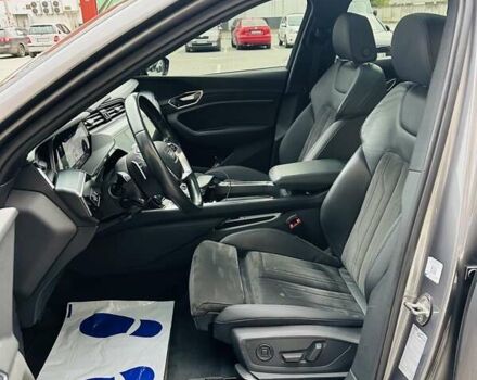 Ауди E-Tron 2021 в Тернополе на Automoto.ua Серый Ауди E-Tron, объемом двигателя 0 л и пробегом 85 тыс. км за 27999 $, фото 23 на Automoto.ua