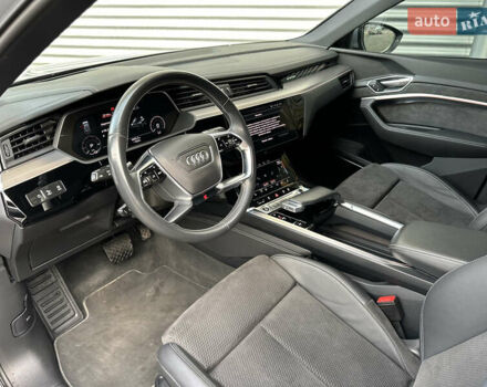 Сірий Ауді E-Tron, об'ємом двигуна 0 л та пробігом 45 тис. км за 33999 $, фото 65 на Automoto.ua