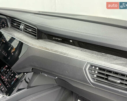 Серый Ауди E-Tron, объемом двигателя 0 л и пробегом 44 тыс. км за 33000 $, фото 40 на Automoto.ua