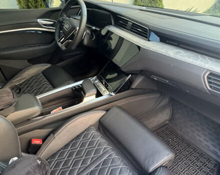 Серый Ауди E-Tron, объемом двигателя 0 л и пробегом 29 тыс. км за 45500 $, фото 25 на Automoto.ua