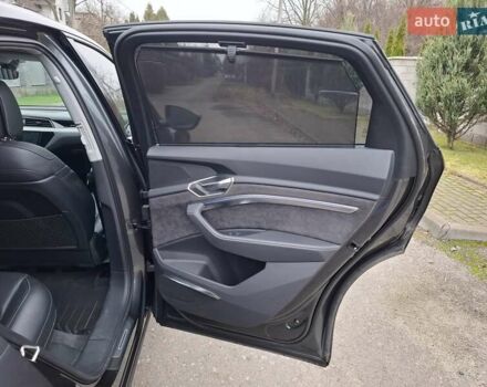 Сірий Ауді E-Tron, об'ємом двигуна 0 л та пробігом 43 тис. км за 41999 $, фото 19 на Automoto.ua