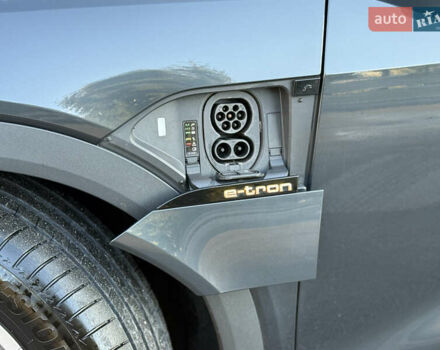 Серый Ауди E-Tron, объемом двигателя 0 л и пробегом 125 тыс. км за 26900 $, фото 9 на Automoto.ua