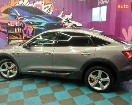 Серый Ауди E-Tron, объемом двигателя 0 л и пробегом 60 тыс. км за 29990 $, фото 18 на Automoto.ua