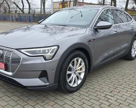 Сірий Ауді E-Tron, об'ємом двигуна 0 л та пробігом 140 тис. км за 28800 $, фото 62 на Automoto.ua