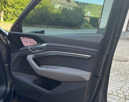 Серый Ауди E-Tron, объемом двигателя 0 л и пробегом 203 тыс. км за 29950 $, фото 35 на Automoto.ua