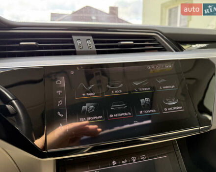 Серый Ауди E-Tron, объемом двигателя 0 л и пробегом 130 тыс. км за 37000 $, фото 75 на Automoto.ua