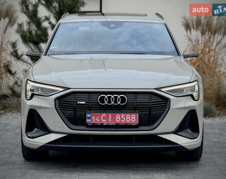 Серый Ауди E-Tron, объемом двигателя 0 л и пробегом 36 тыс. км за 45445 $, фото 10 на Automoto.ua