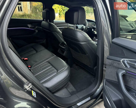 Серый Ауди E-Tron, объемом двигателя 0 л и пробегом 119 тыс. км за 41500 $, фото 31 на Automoto.ua