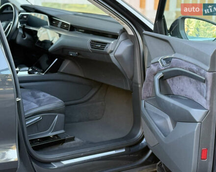 Серый Ауди E-Tron, объемом двигателя 0 л и пробегом 125 тыс. км за 26900 $, фото 32 на Automoto.ua