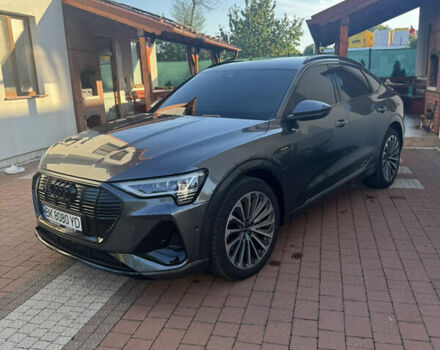 Серый Ауди E-Tron, объемом двигателя 0 л и пробегом 29 тыс. км за 45500 $, фото 4 на Automoto.ua