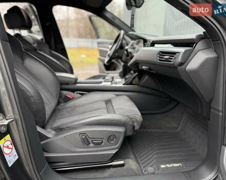 Серый Ауди E-Tron, объемом двигателя 0 л и пробегом 149 тыс. км за 29300 $, фото 54 на Automoto.ua