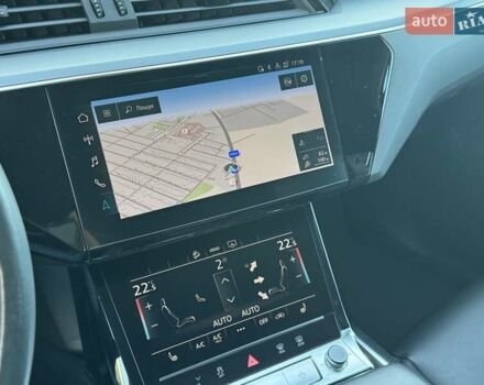 Серый Ауди E-Tron, объемом двигателя 0 л и пробегом 168 тыс. км за 25900 $, фото 11 на Automoto.ua