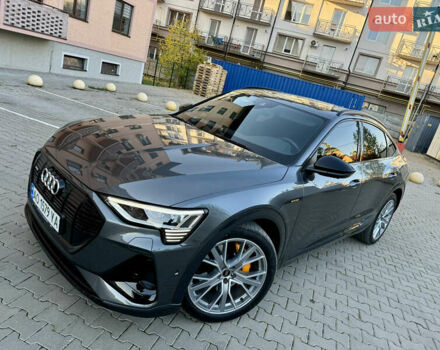Сірий Ауді E-Tron, об'ємом двигуна 0 л та пробігом 47 тис. км за 45000 $, фото 4 на Automoto.ua