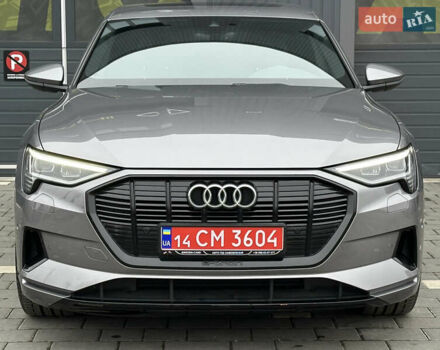 Серый Ауди E-Tron, объемом двигателя 0 л и пробегом 129 тыс. км за 33950 $, фото 3 на Automoto.ua