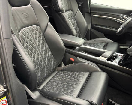 Сірий Ауді E-Tron, об'ємом двигуна 0 л та пробігом 106 тис. км за 39900 $, фото 9 на Automoto.ua