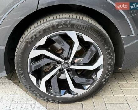 Сірий Ауді E-Tron, об'ємом двигуна 0 л та пробігом 45 тис. км за 48137 $, фото 17 на Automoto.ua