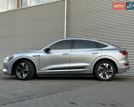 Сірий Ауді E-Tron, об'ємом двигуна 0 л та пробігом 45 тис. км за 33999 $, фото 7 на Automoto.ua