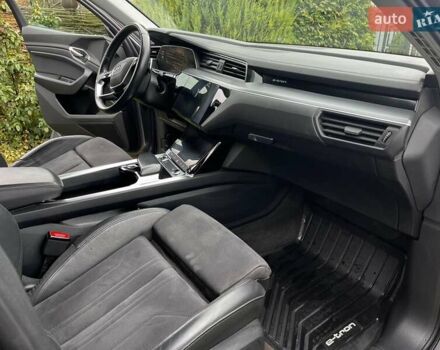 Серый Ауди E-Tron, объемом двигателя 0 л и пробегом 165 тыс. км за 33000 $, фото 27 на Automoto.ua