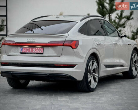 Серый Ауди E-Tron, объемом двигателя 0 л и пробегом 36 тыс. км за 45445 $, фото 8 на Automoto.ua
