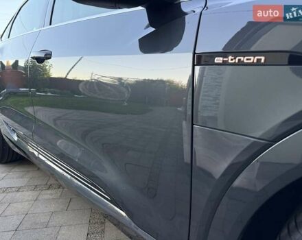 Сірий Ауді E-Tron, об'ємом двигуна 0 л та пробігом 98 тис. км за 31777 $, фото 16 на Automoto.ua