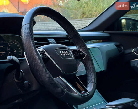 Сірий Ауді E-Tron, об'ємом двигуна 0 л та пробігом 47 тис. км за 45000 $, фото 54 на Automoto.ua