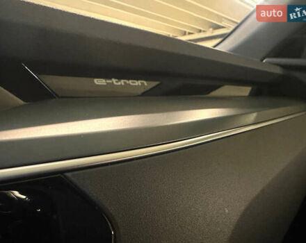 Сірий Ауді E-Tron, об'ємом двигуна 0 л та пробігом 152 тис. км за 24700 $, фото 22 на Automoto.ua