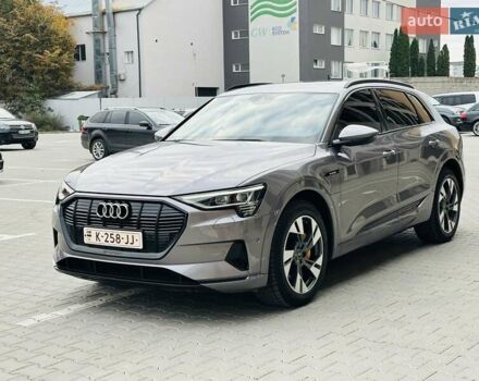 Ауди E-Tron 2021 в Тернополе на Automoto.ua Серый Ауди E-Tron, объемом двигателя 0 л и пробегом 85 тыс. км за 27999 $, фото 4 на Automoto.ua