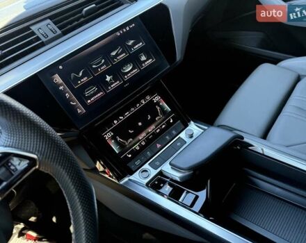Серый Ауди E-Tron, объемом двигателя 0 л и пробегом 44 тыс. км за 33900 $, фото 52 на Automoto.ua